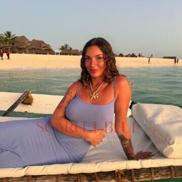 Selfie Pics from Aisha Katya - Private Escort Touring