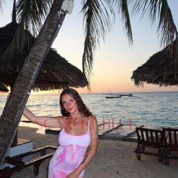 Selfie Pics from Aisha Katya - Private Escort Touring