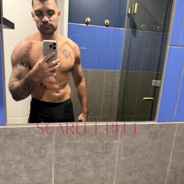 Selfie Pics from Nick Bronson - Private Escort Melbourne