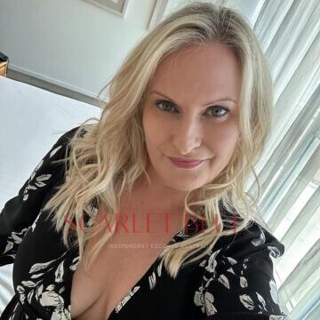 Selfie Pics from Nikki Cox - Private Escort Brisbane