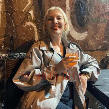 Selfie Pics from Sienna Brown - Private Escort Sydney