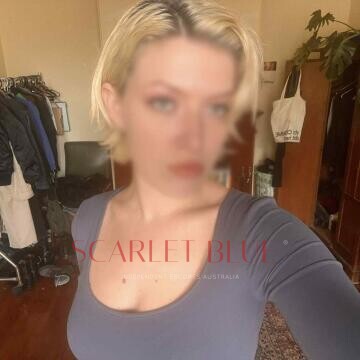 Selfie Pics from Quinn Cooper - Private Escort Melbourne