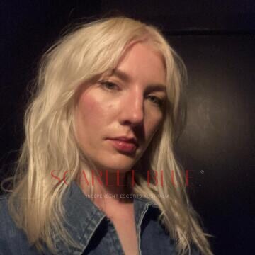 Selfie Pics from Sienna Brown - Private Escort Sydney