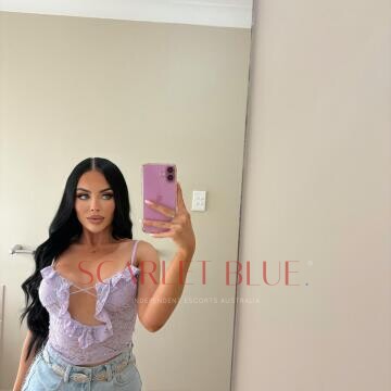 Selfie Pics from Scarlette Luv - Private Escort Gold Coast
