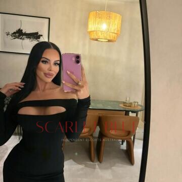 Selfie Pics from Scarlette Luv - Private Escort Gold Coast