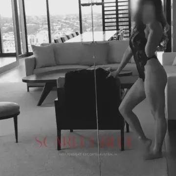 Selfie Pics from Maya Xo - Private Escort Perth