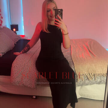 Selfie Pics from Hannah Williams - Private Escort Brisbane