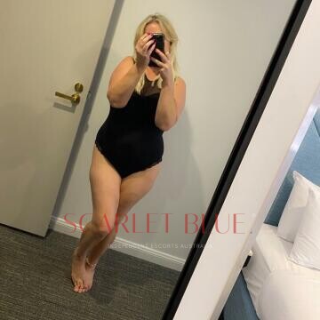 Selfie Pics from Nikki Cox - Private Escort Brisbane