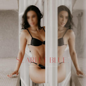 Selfie Pics from Clara Jay - Private Escort Touring