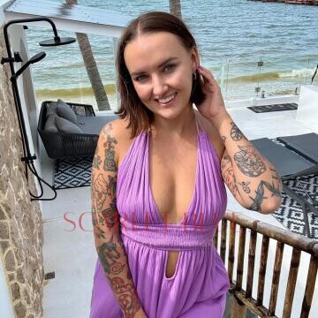 Selfie Pics from Evie Jones - Private Escort Touring