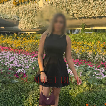 Selfie Pics from Adrianna Hart - Private Escort Gold Coast