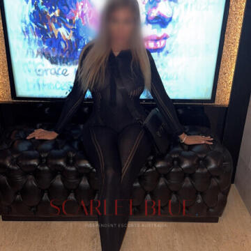 Selfie Pics from Adrianna Hart - Private Escort Gold Coast