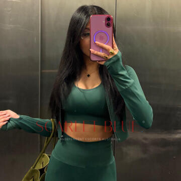 Selfie Pics from Gina Darling - Private Escort Melbourne