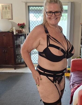 Mature escort - Aussie Barbie