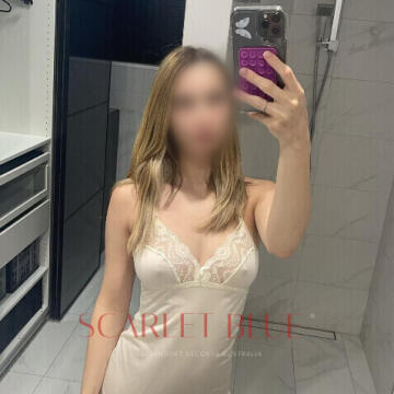 Selfie Pics from Olive Avery Caprice - Private Escort Central Coast