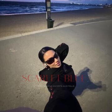 Selfie Pics from Chloe Woods - Private Escort Melbourne