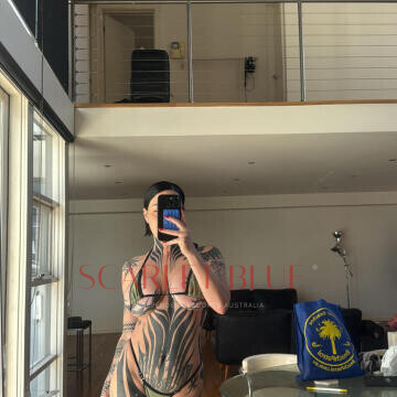 Selfie Pics from Chloe Woods - Private Escort Melbourne