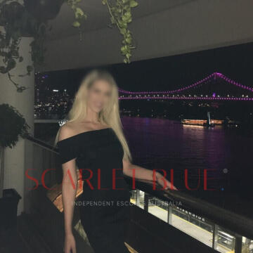 Selfie Pics from Hayley Brooks - Private Escort Sydney