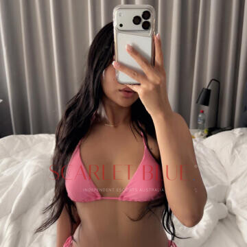 Selfie Pics from Amira Armani - Private Escort Melbourne