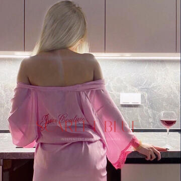 Selfie Pics from Lovely Leah - Private Escort Melbourne