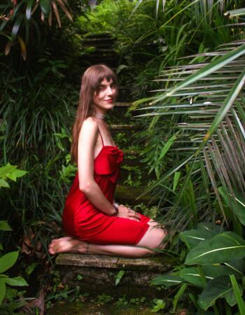 Private escort - Aluna Lyra touring to Darwin