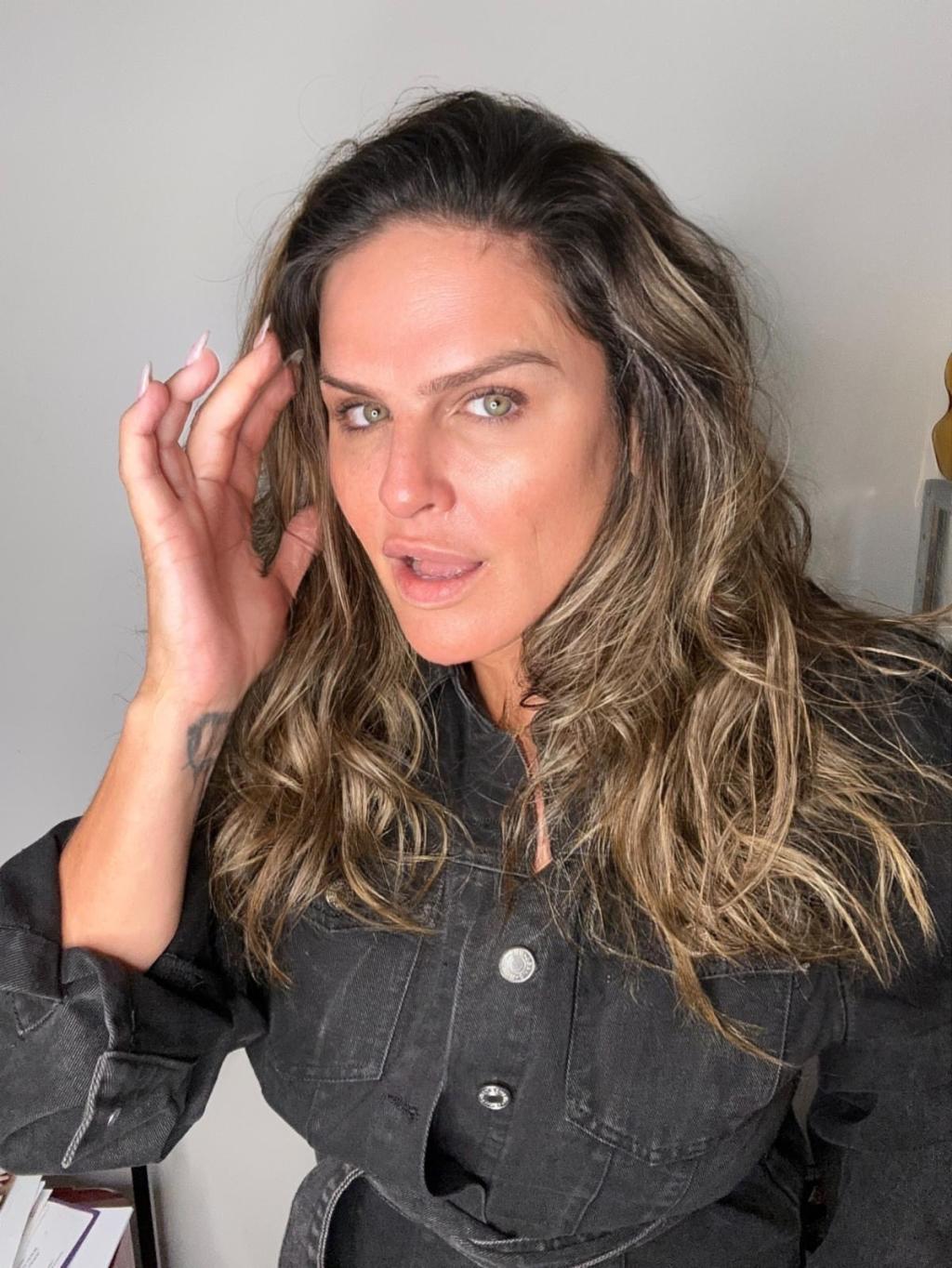 Brisbane private escorts - Scarlet Blue.