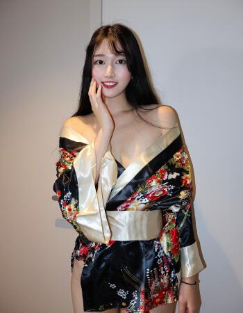 Brisbane independent private  escort - Meggie A M