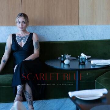 Selfie Pics from Violet Dèvine - Private Escort Perth