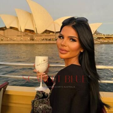 Selfie Pics from Ari James - Private Escort Gold Coast