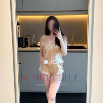 Selfie Pics from Lily Nora - Private Escort Singapore