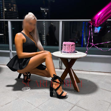 Selfie Pics from Atlanta Foxx - Private Escort Gold Coast