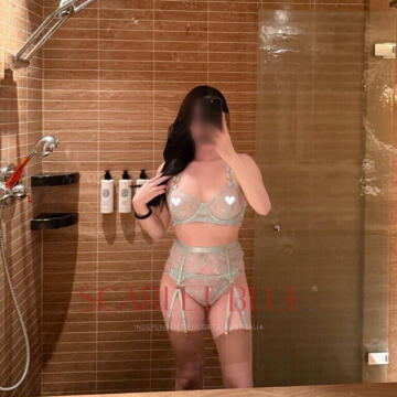 Selfie Pics from Lily Nora - Private Escort Singapore