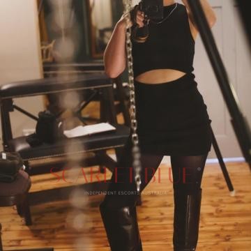 Selfie Pics from Ms Roma Laverna - Private Escort Melbourne