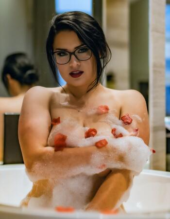 Private escort - Miss Anastasia Grace is touring to Launceston by invitation