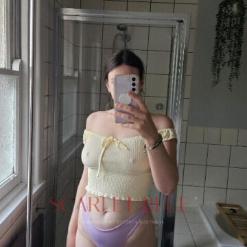 Selfie Pics from Isla Hartt - Private Escort Mackay