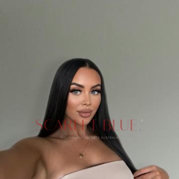 Selfie Pics from Scarlette Luv - Private Escort Gold Coast