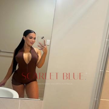 Selfie Pics from Scarlette Luv - Private Escort Gold Coast