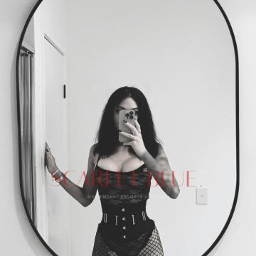 Selfie Pics from Mistress Layla Larue - Private Escort Gold Coast
