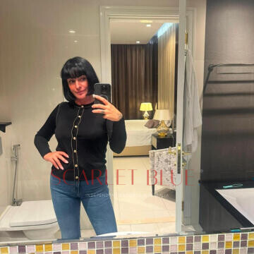 Selfie Pics from Nora Barcelona - Private Escort Canberra