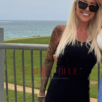Selfie Pics from Blaire Logan - Private Escort Perth