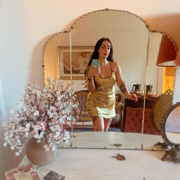 Selfie Pics from Cleopatra Canada - Private Escort Sydney