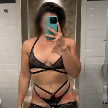 Selfie Pics from Scarlett Hudson - Private Escort Sydney CBD