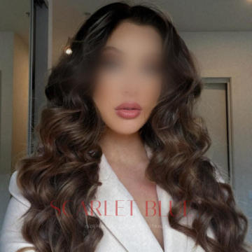 Selfie Pics from Lucy Hart - Private Escort Melbourne