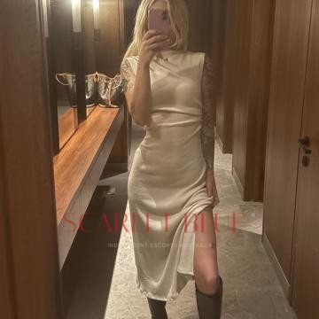 Selfie Pics from Lara Fox - Private Escort Sydney