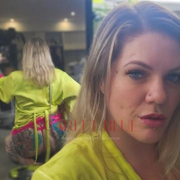 Selfie Pics from Zoe Hunter - Private Escort Perth