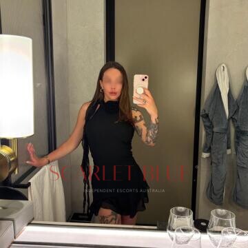 Selfie Pics from Nicole M - Private Escort Newcastle