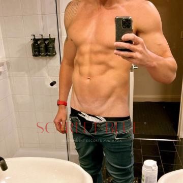 Selfie Pics from Alex Braxton - Private Escort Melbourne