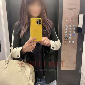 Selfie Pics from Miss Hunter - Private Escort Melbourne