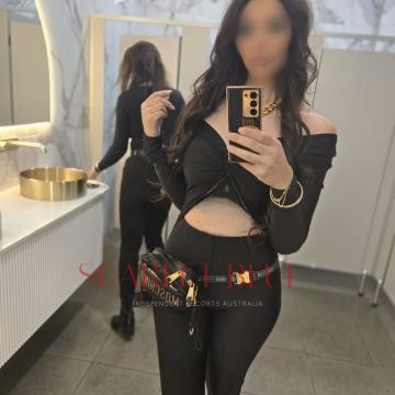 Selfie Pics from Valerie Valdes - Private Escort Perth