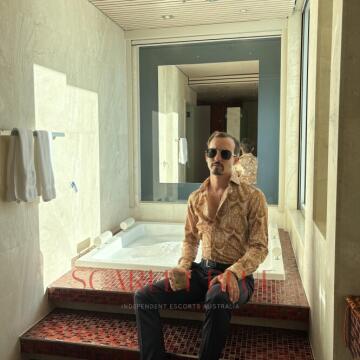 Melbourne Escort - Hugo Renaldi